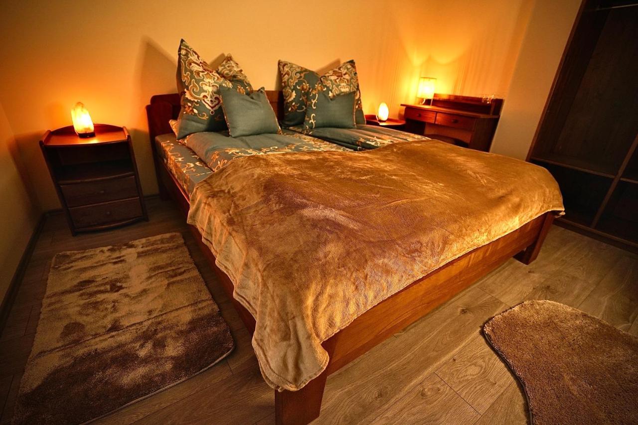 ドゥナハラスティ Bacchus Pub Es Panzio Bed & Breakfast エクステリア 写真